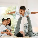 Familie moderna echilibrata si fericita